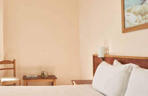 Tinos Town Hotel | Favie Suzanne
