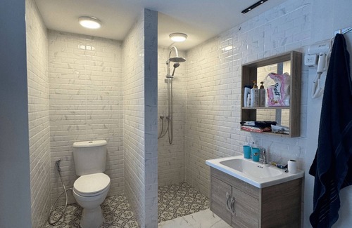 Rama 9 Hostel | First Villa Life Hostel