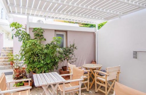 Tinos Town House | Flora