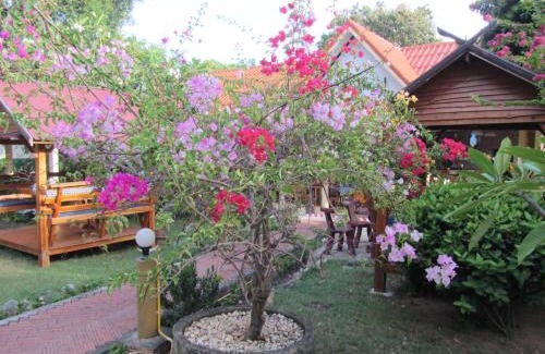 Lamai Resort | Flower Paradise Bungalows & Swiss Restaurant Roestiland