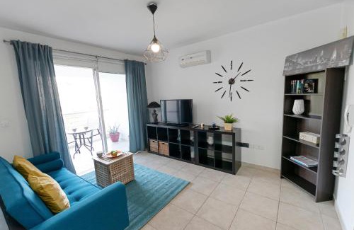Lykabittos Apartment | Glabur Stays - The Cozy Atelier - Nicosia City, Free Parking & Wifi, Welcomes You!