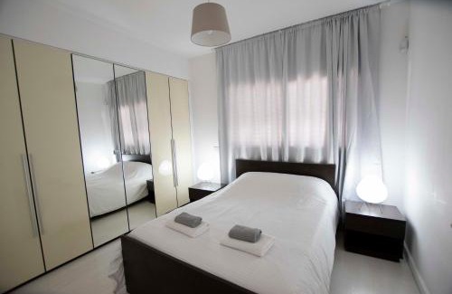 Lykabittos Apartment | Glabur Stays - The Fabulous 2 BDR - Nicosia City, Free Parking & Wifi, Welcomes You!