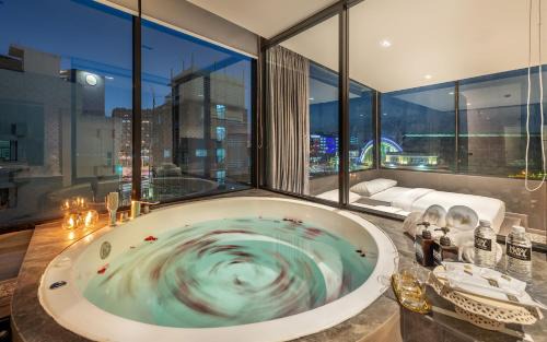 Hua Lamphong Hostel | Happy Station Bangkok
