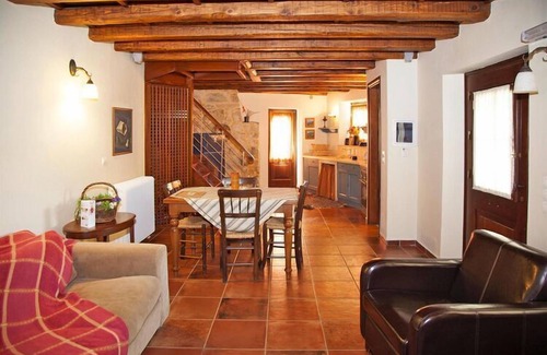 Archanes House | Holiday home in the Archanes with a garden