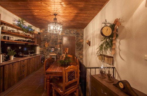 Aghios Athanasios House | House ∙ 7 bedrooms ∙ 13 guests