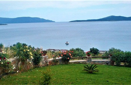 Karystos House | House
