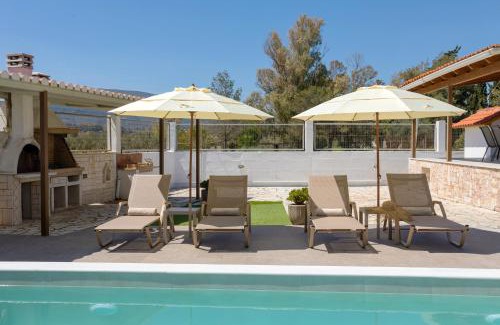 Agrilia House | Ilenia's 3 Bedroom House With Private Pool