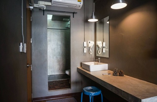 Pratunam Hostel | In A Box Hostel