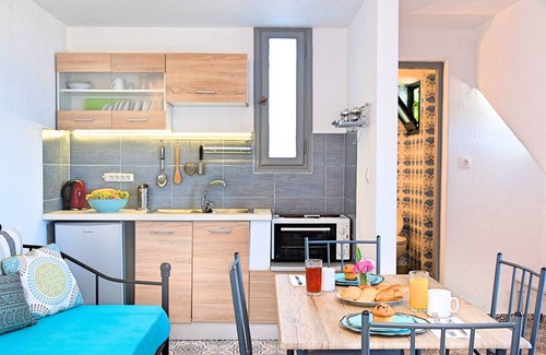 Istron Apartment | Istron Beachview Apartment