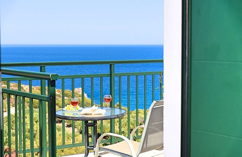 Istron Apartment | Istron Beachview Apartment