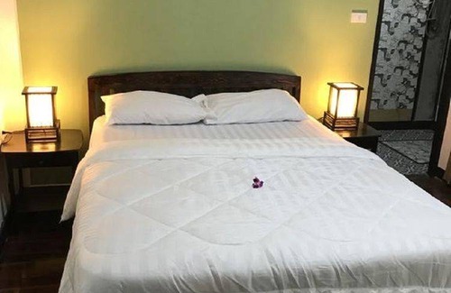 Old City Hostel | Jaidee Bamboo Huts