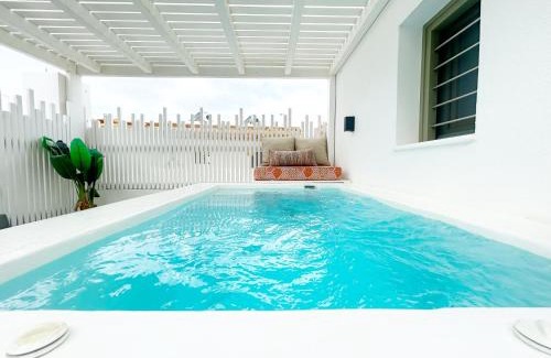 Naousa House | Joelia Suites in Naousa Paros with private jacuzzi!