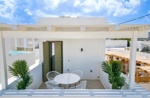 Naousa House | Joelia Suites in Naousa Paros with private jacuzzi!