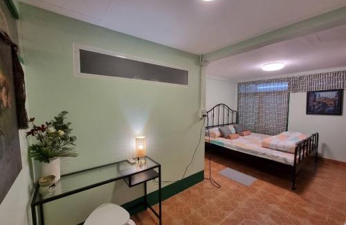 Bang Kapi Resort | Kanlayana Hostel