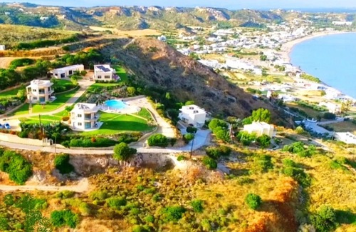 Kefalos Apartment | Kefalos : superb apartment in a private residence with a landscaped swimming pool offering a spectacular view of the Kefalos bay.