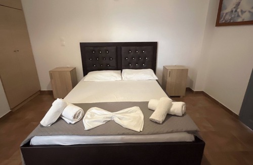 Emporio Hotel | Leon Lux Apartment, triple room with private bathroom, share pool and ocean view