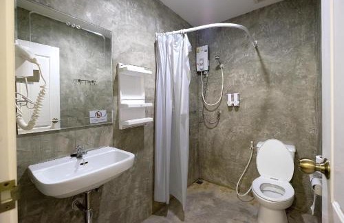 Silom House | Les Fleurs Bangkok Hostel