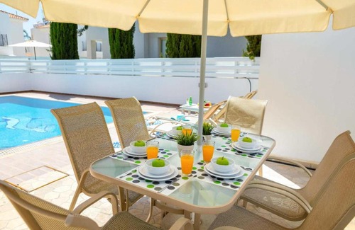 Pernera Villa | Lily Palm
