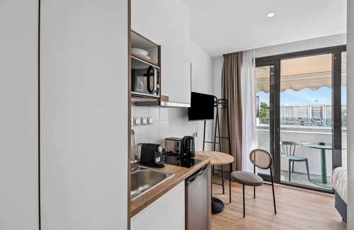 Piraeus Apartment | Limehome Piraeus Olive