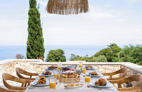 Skinaria Villa | Louisa - Six Bedroom Villa, Sleeps 12