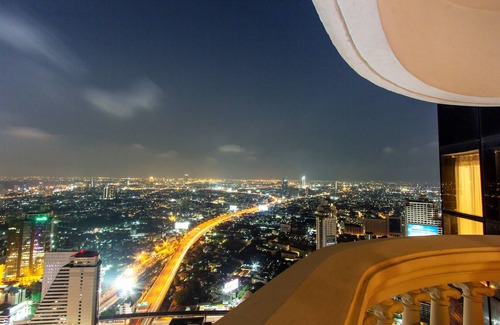 Bang Rak Apartment | Lounge Access City-View with Breakfast