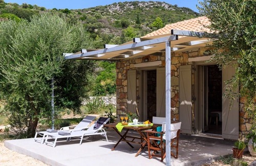 Ithaki Villa | Loutsa Waterside - One Bedroom Villa, Sleeps 2