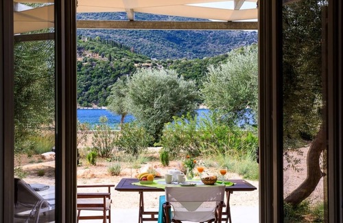 Ithaki Villa | Loutsa Waterside - One Bedroom Villa, Sleeps 2