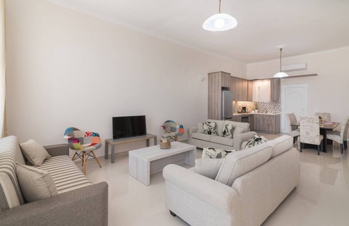 Akrotiri Apartment | 'luna Nera' Beachfront Apartment