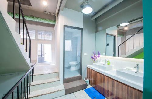 Bang Rak Hostel | Mascotte Hostel Silom