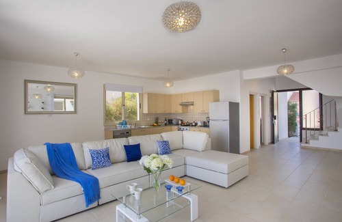 Mazotos Villa | Mazotos Seaview Villa Iris