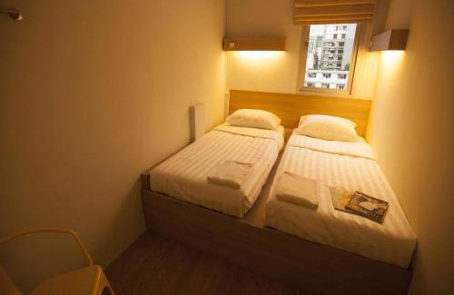 Thanon Phaya Thai Hostel | Micro Hostel