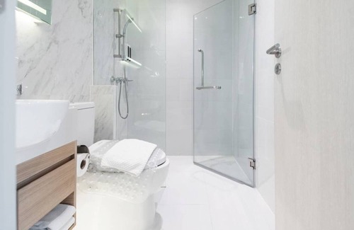 Sukhumvit Apartment | Modern Family Suite near BTS Thonglor 家庭现代风格房近通罗站 U9
