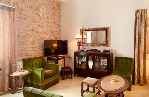 Old Town House | Mouragia House