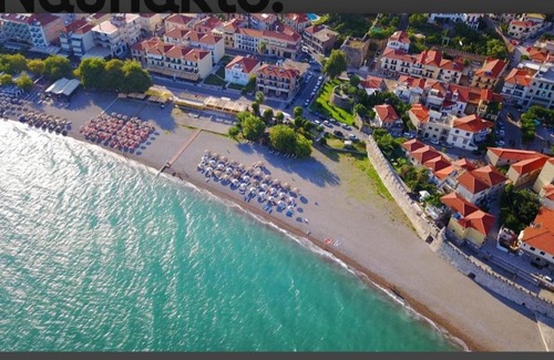 Gefira Mpania Apartment | Naupactus unique harbor apartment in a stone house!