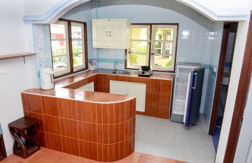 Bang Po Hotel | New Sunrise Village Maenam Beach