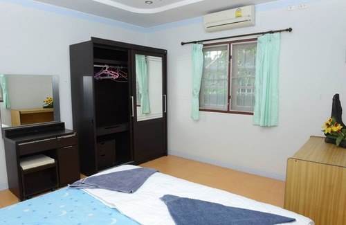 Bang Po Hotel | New Sunrise Village Maenam Beach