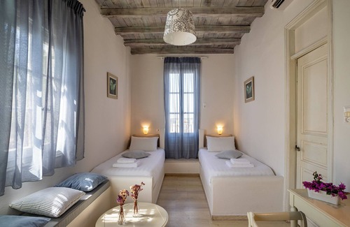 Tourlos Hotel | Olia Hotel