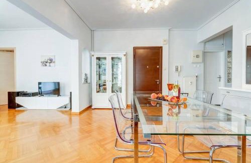 Palaio Faliro Apartment | one block from the sea 10'minutes from acropolis
