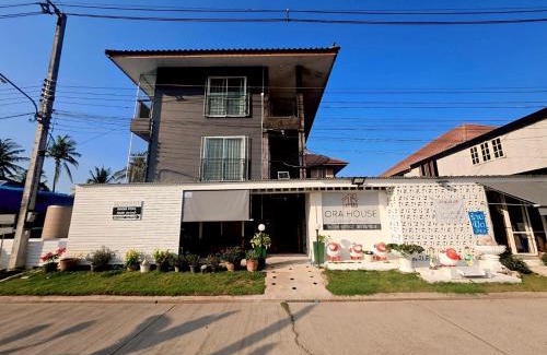 San Kamphaeng Hostel | Ora House