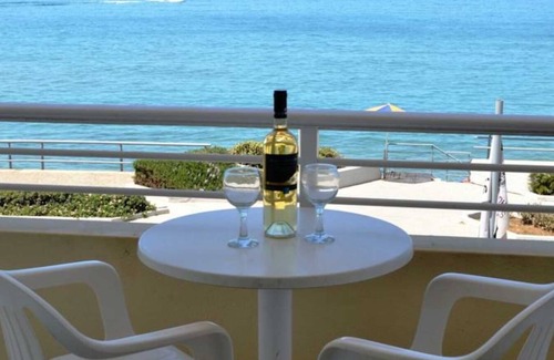 Atsipópoulon Apartment | Ostria beachfront studios with seaview