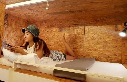 Samsen Nok Hostel | Pastelhouse hostel
