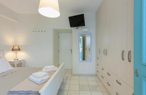 Naousa Apartment | PEBBLES 1BD house with Sea View in the heart of Naousa