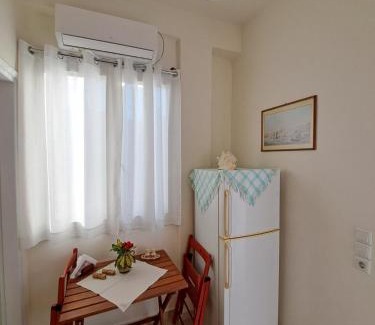 Nea Kios Apartment | Persefoni's Room