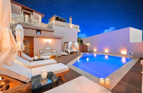 Filaki Villa | Petroktisto Luxury Villa Pool & Heated Jaccuzzi