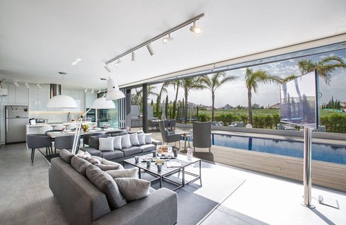 Kapparis Villa | Protaras Holiday Villa WP4 - a villa that sleeps 10 guests in 4 bedrooms