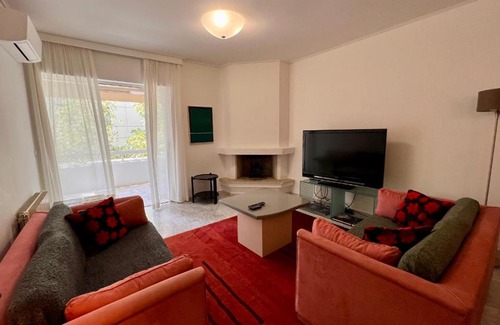 Khalandrion Apartment | Red Apartment wt Indoor Parking near Marousi Hospitals, by PromosHomes