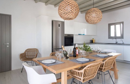 Piso Livadi Villa | Rising Sun sea view Villa near the beach, Paros
