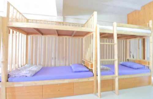 Racha Thewa Hotel | Saen Sabai Hostel