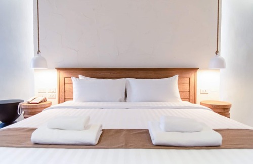 Sai Noi Hotel | Saksiam Lakeside Resort