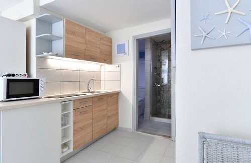 Naousa Apartment | "Salty" New & Cozy Studio in the Heart of Naousa